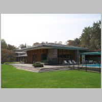 Max Hoffman House, Rye, New York (completed 1972), photo Steve Maxwell, Wikipedia.jpg